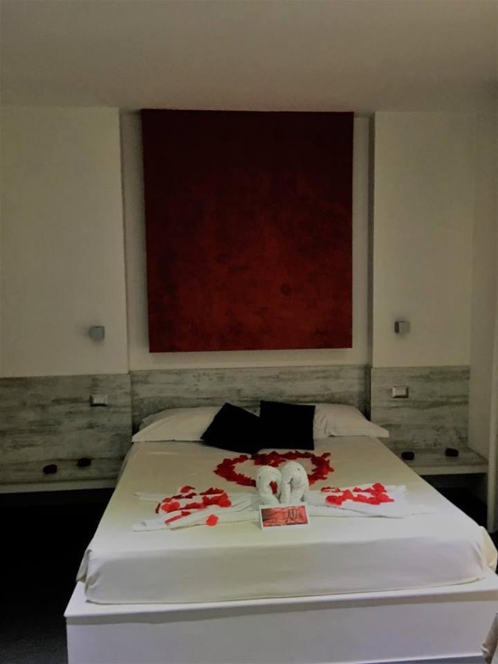 Отель Relais San Pietro Рим Экстерьер фото